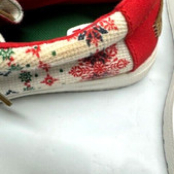 Hey Dude Wendy Youth 10 Ugly Sweater Christmas Slip On Loafer *Pre Owned - Picture 3 of 8